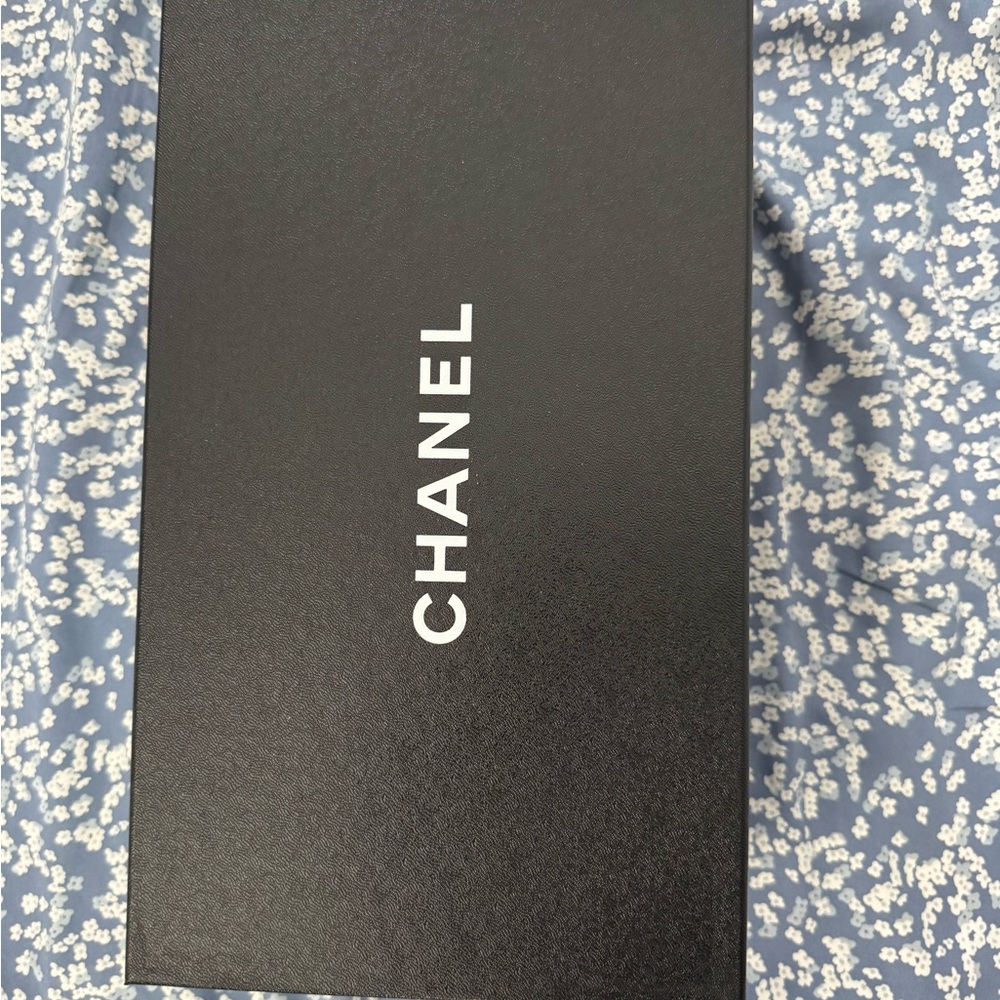 CHANEL Black Patent Cap-Toe Flats - Picture 11 of 11